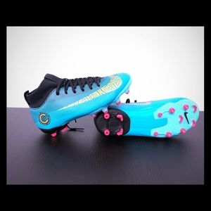 Nike JR Mercurial Superfly VI Soccer Cleat Size 4Y